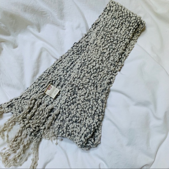 Anthropologie White Sparkle Textured Knitted Scarf - Picture 3 of 7